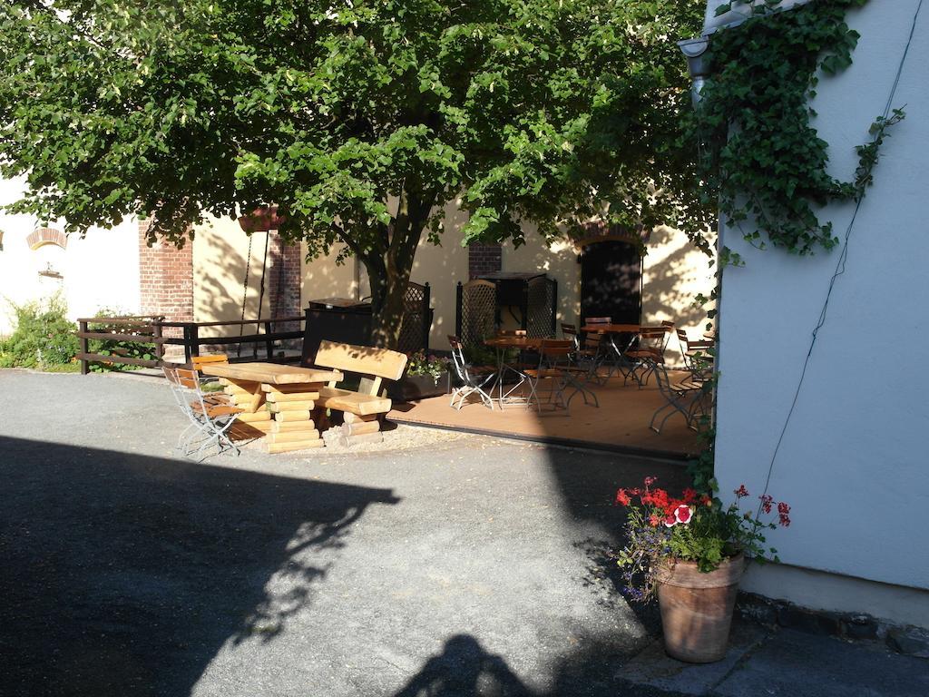 舍内克 “酿造酒馆”餐馆及旅馆酒店 外观 照片